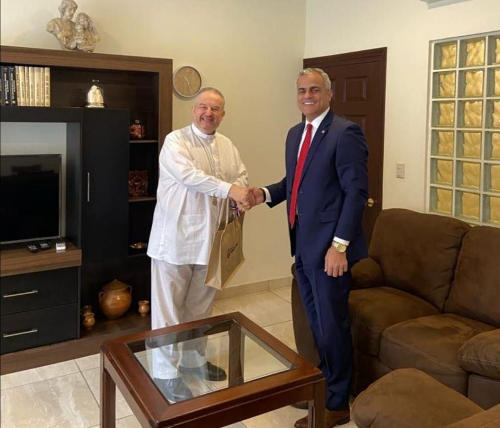 Embajador dominicano en Honduras realiza visita  de cortesía al Nuncio Apostólico